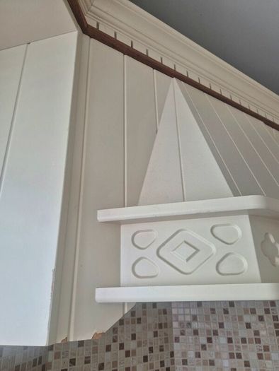 Kitchen & Dresser WITH appliances