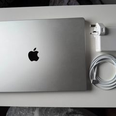 Apple MacBook Pro 16" M1 Pro 16GB RAM  10-Core Low 145 Battery Cycles