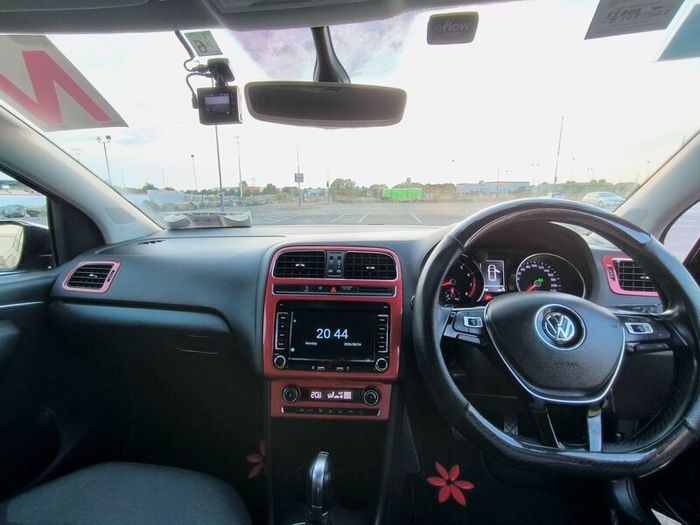 2016 Volkswagen Polo 1.2 TSI Automatic 40,000km