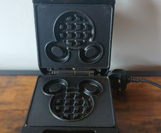Official Disney Mickey Mouse Waffle Maker (Model DCM-9UK) Good Working Order