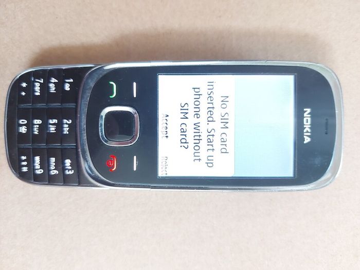 NOKIA Slider mobile phone, Model 7230, Rare Retro mobile phone, Meteor network, in excellent condition