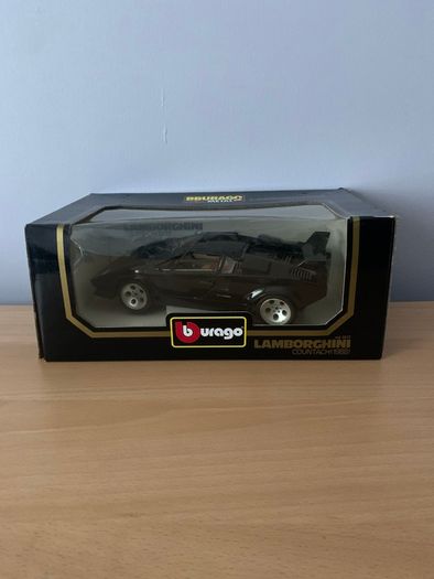 1/18 Burago Model Car Lamborghini Countach 1988