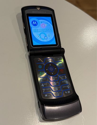 Motorola RAZR V3 Retro Flip Phone + Charger - Gunmetal Gray (Factory Reset / Tested)