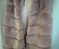 New Sleeveless Fur Hoodie / Gilet Jacket
