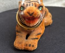 70s Nodding Tiger