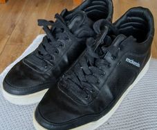 Mens McKenzie trainers  size 10 .15 euro