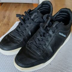 Mens McKenzie trainers  size 10 .15 euro