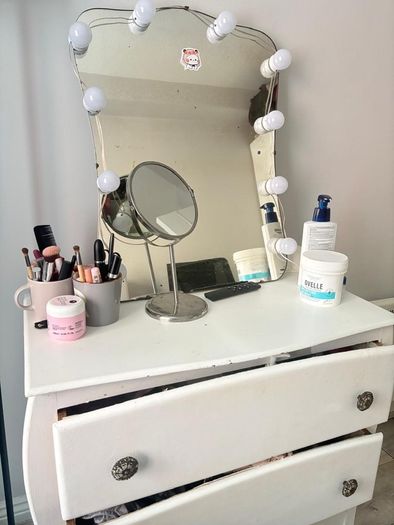 vanity table designed with lamp