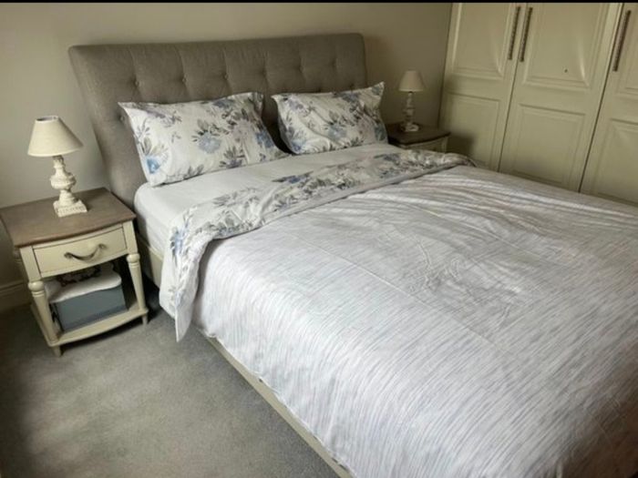 King Bed with mattress worth 400
