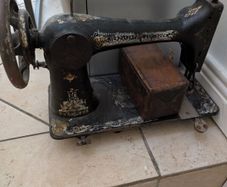 antique singer sewing machine