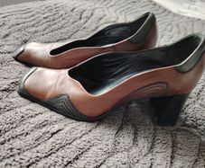 Brown Sofia Renier Shoes  Size 5