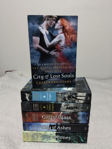 Cassandra Clare Shadowhunter city of bones story Books