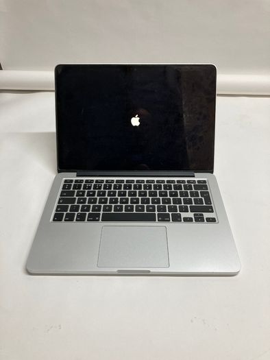 MacBook Pro 2017 for Parts + 2 apple adapters