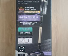 Shark Stratos vacuum cleaner
