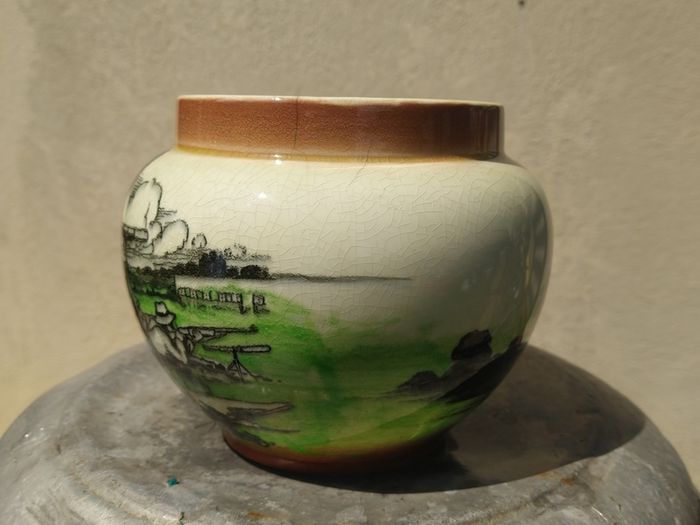 Empire Ware vase (rifle shooting scene)