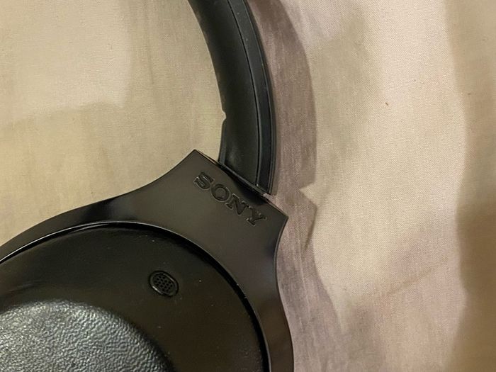 Sony MDR-1000x Noose Cancelling Headset