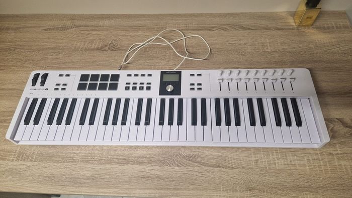 ARTURIA KeyLab Essential 61 MK3 White midi keyboard