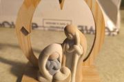 Porcelain nativity set with wooden star stable pastel 15x10x5 cm