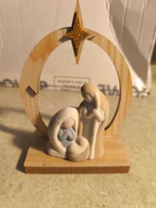Porcelain nativity set with wooden star stable pastel 15x10x5 cm