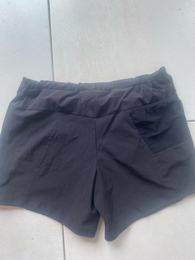 The North Face shorts size M 12UK