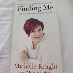 Finding Me A Decade Of Darkness A Life Reclaimed  A Memoir Of The Cleveland Kidnappings In Very Good Condition Lots Of Books Listed For 1 2 3 Euro From Pet Smoke Free Home