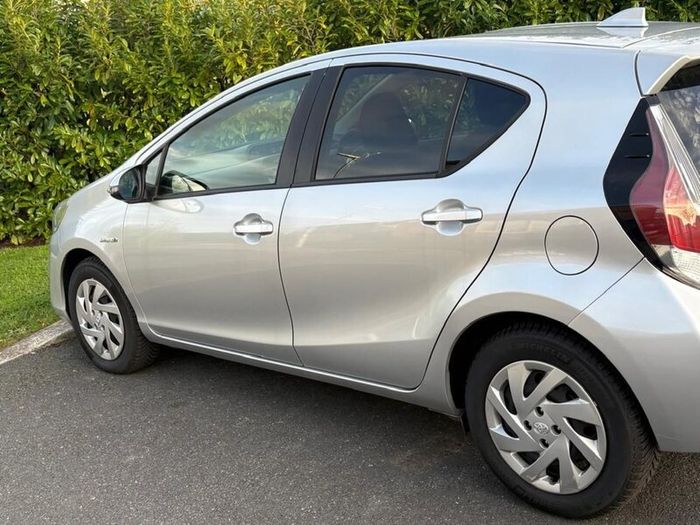 2015 Toyota Aqua S 1.5 Hybrid Automatic | LOW KM