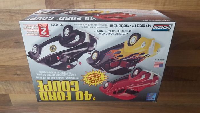 Lindberg 40's ford coupe model kit