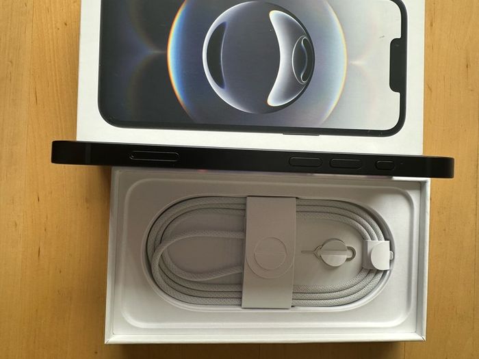 iPhone 16e 512 gb unlocked (Warranty)
