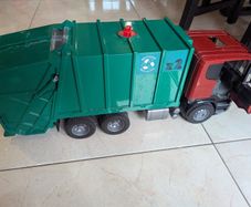 Amazing garbage Truck with bins