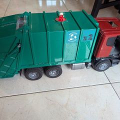 Amazing garbage Truck with bins