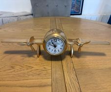 airplane clock