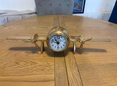 airplane clock