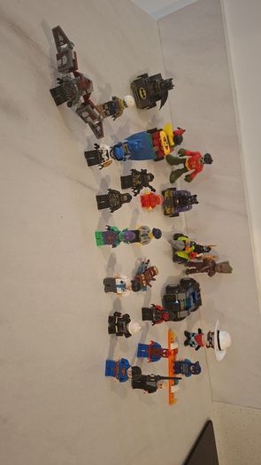 Lego Mini Figures x25