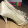 Cream Shoes Image 3