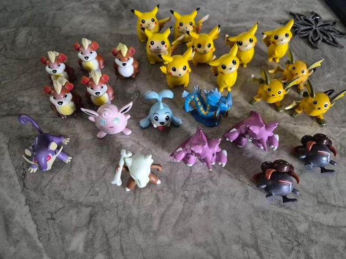 Vintage Tomy Pokemon Figures
