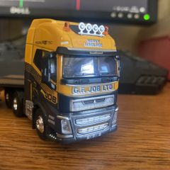 1:76 scale trucks x 2