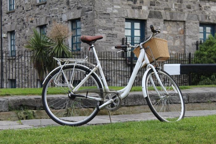 Ladies Bike Raleigh Caprice - 3 Speed Internal Gears Basket included