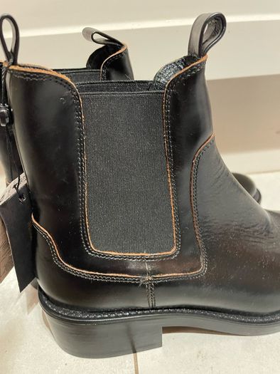 Chelsea ankle boots Massimo Dutti size 5 brand new