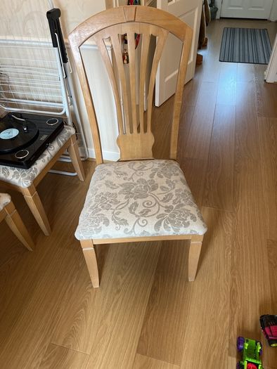 kitchen table and chairs