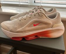 Nike Versair size 6