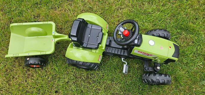 Kids Ride Tractor CLAAS with trailer.