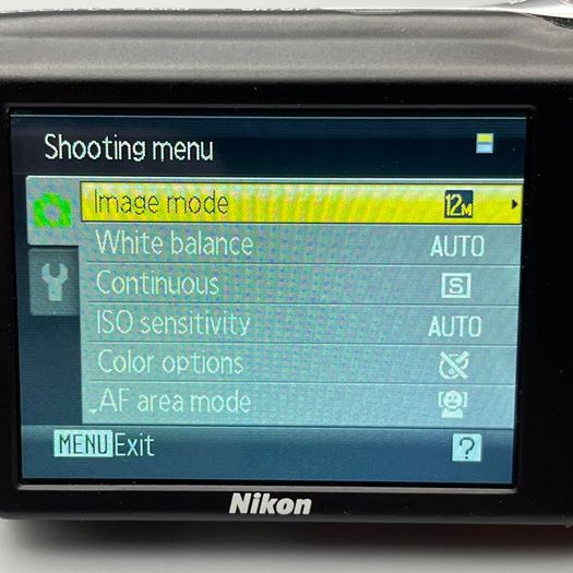 Nikon Coolpix S3000 12MP Digital Camera Red - Boxed - Full Kit
