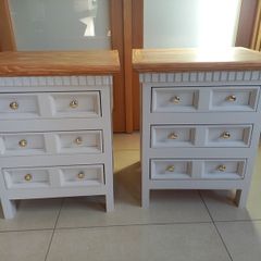 2 matching lockers