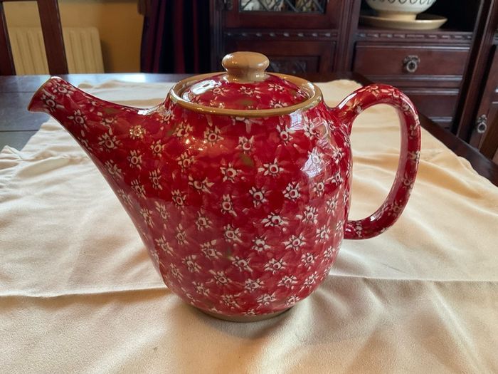 Nicholas Mosse Red Lawn tea pot first quality