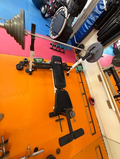 Bench press   Leg extension   Leg curl including bar and weights