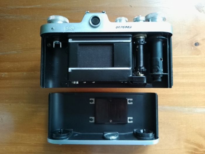 Zarya Cla'D Refurbished, USSR Russian 35mm Leica Copy film camera, 0076869
