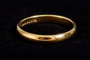 9ct Gold Wedding Ring, New