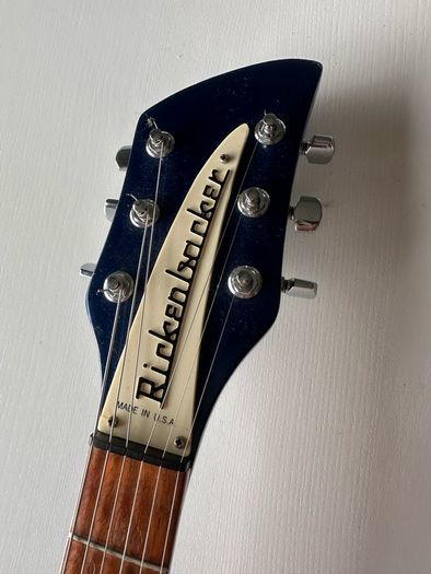Rickenbacker 330