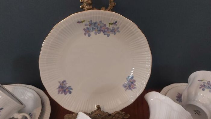 Lovely Vintage Walbrzych, Poland China 19 Piece Teaset for Six in a Beautiful Blue and Purple Floral Pattern