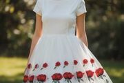White Dress with Red Roses Size 18